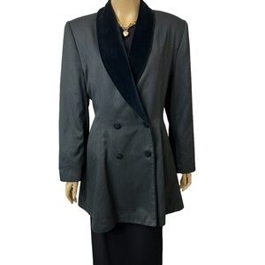 Elegant Black Blazer with Velvet Lapel